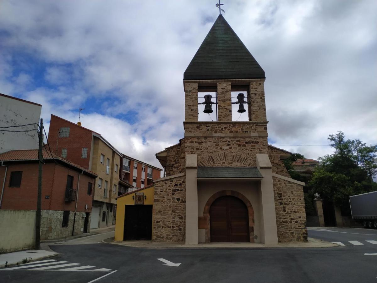 Edificio Valles Del Lupulo Astorga Bagian luar foto